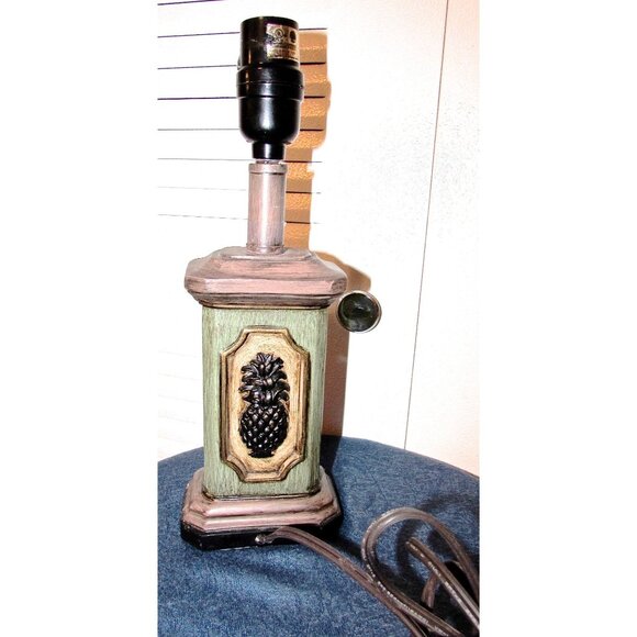 Vintage Ceramic Pineapple Table Lamp With Green & Brown Finish - Picture 2 of 7